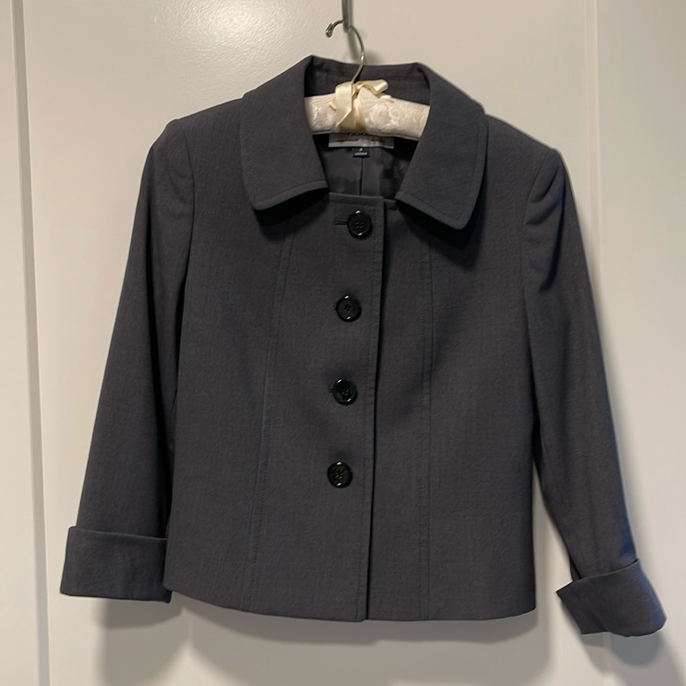 Tahari Women’s suit